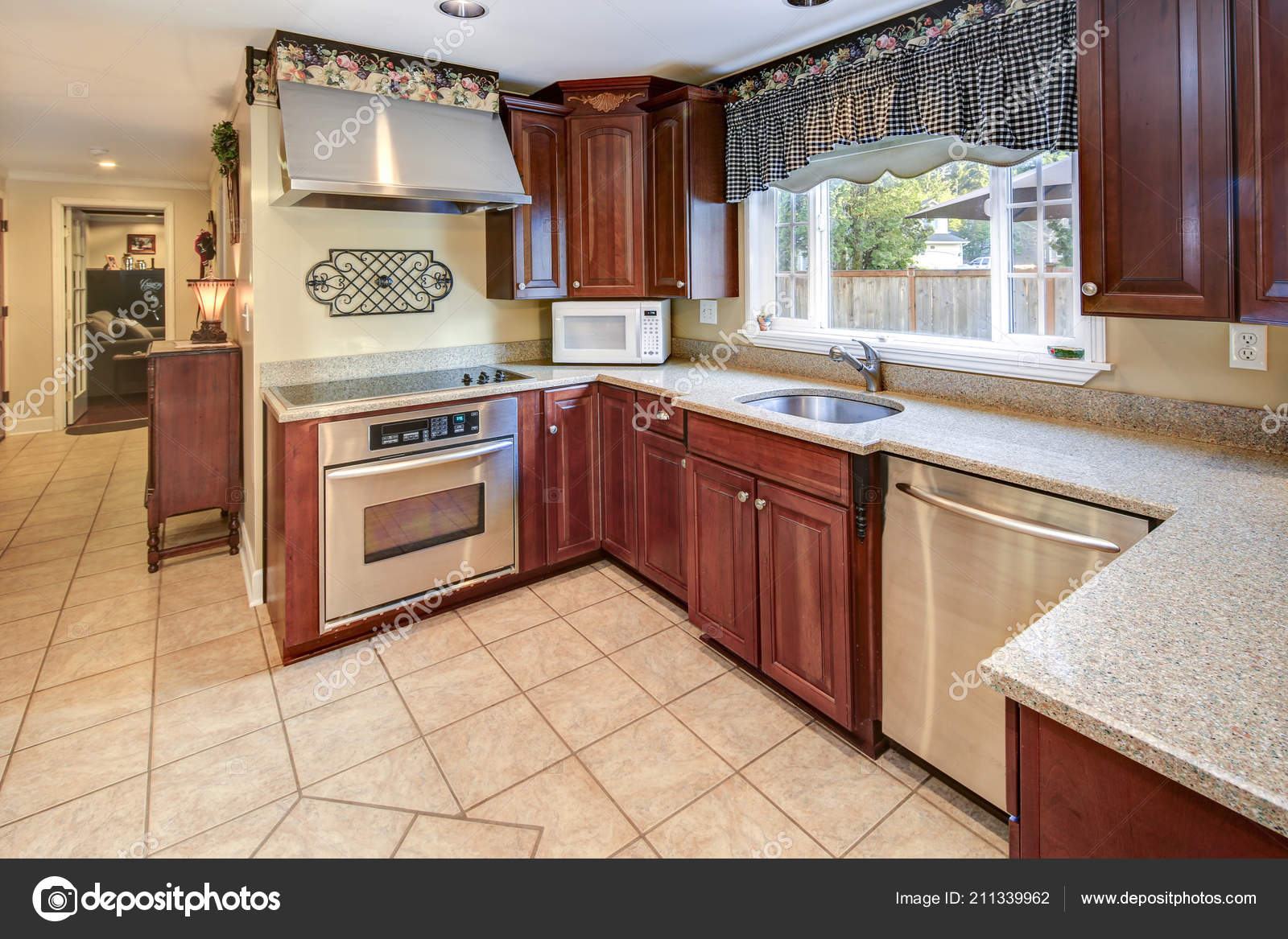 Traditional Kitchen Interior Wooden Cabinets Granite Countertop