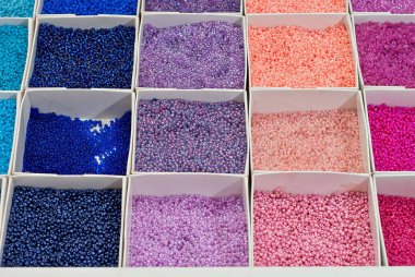 El yapımı aksesuarlar çok renkli boncuklar içinde Mücevherat alışveriş