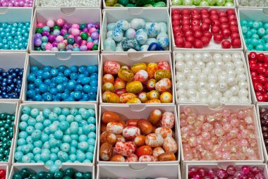 El yapımı aksesuarlar çok renkli boncuklar içinde Mücevherat alışveriş