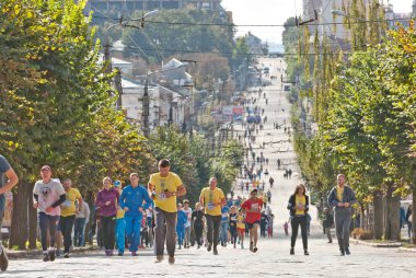 Chernivtsi, Ukrayna - 30 Eylül: tanımlanamayan koşucular 