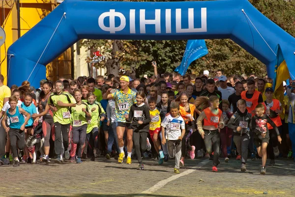 Chernivtsi Ukraine September Unidentified Runners Participating Bukovina Mile Charity Fun — Stock Photo, Image