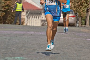 Chernivtsi, Ukrayna - 30 Eylül: Şampiyonası Ukrayna üzerinde bir 1 mil koşu katılan sporcular, sadaka eğlenceli çalıştırmak 30 Eylül 2018 Chernivtsi, Ukrayna.