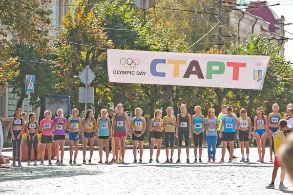 Černovice Ukrajina Září Sportovci Účastní Mistrovství Ukrajiny Mil Běh Charitativní — Stock fotografie