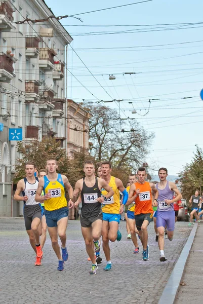 Chernivtsi Ukrayna Eylül Şampiyonası Ukrayna Üzerinde Bir Mil Koşu Katılan — Stok fotoğraf