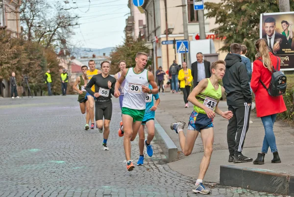 Czerniowce Ukraina Września Sportowcy Biorący Udział Mistrzostwa Ukrainy Bieg Milę — Zdjęcie stockowe