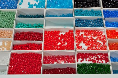 El yapımı aksesuarlar çok renkli boncuklar içinde Mücevherat alışveriş