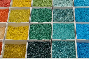 El yapımı aksesuarlar çok renkli boncuklar içinde Mücevherat alışveriş