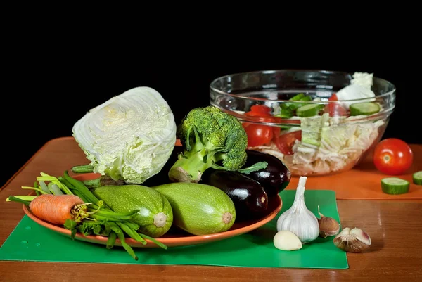 Vegetables Wooden Table Black Background Clean Colored Vegetables Kitchen Table — Stock Photo, Image