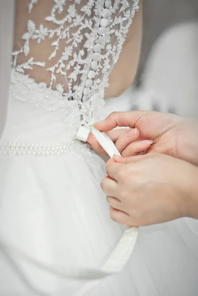 Casamento Dama Honra Preparando Noiva Para Dia Casamento Dama Honra — Fotografia de Stock