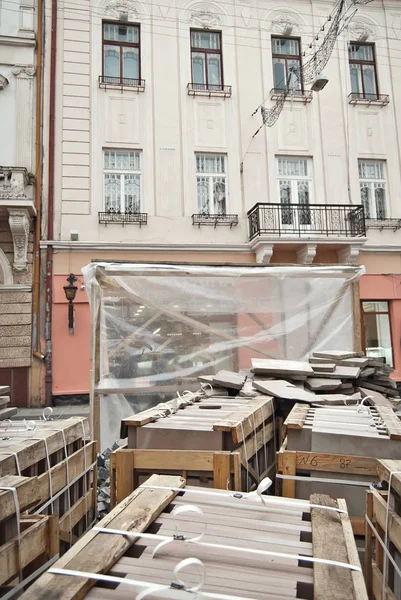 Pavimentando Calle Ciudad Reemplazo Baldosas Antiguas Reparaciones Chernivtsi Ucrania Europa — Foto de Stock