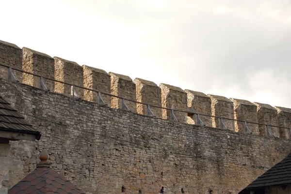 Ένα Παλιό Μεσαιωνικό Φρούριο Πέτρινο Τοίχο Και Στοιχεία Του Φρουρίου — Φωτογραφία Αρχείου