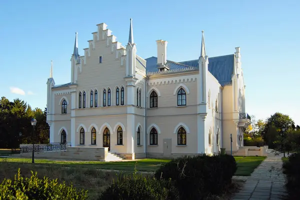 Hrad Ruginoasa Iasi Rumunsko Prvek Architektury Budova Modrém Nebeském Pozadí — Stock fotografie