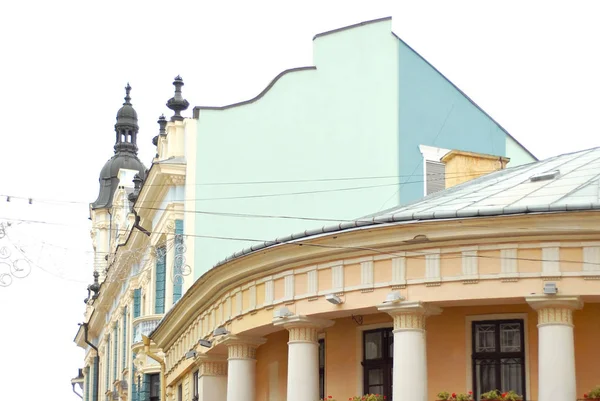 체르니우치 우크라이나 아키텍처의 요소입니다 발코니와 창문을 — 스톡 사진
