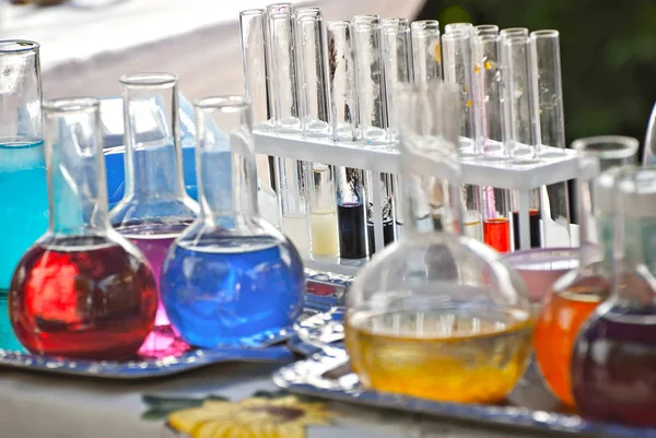 Tubos Vidrio Con Líquido Multicolor Demostración Experimentos Sobre Química Biología — Foto de Stock