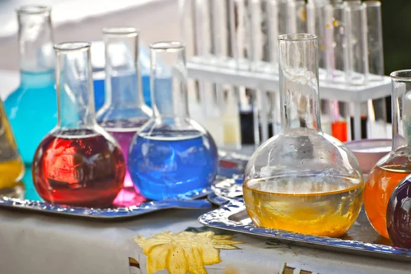 Tubos Vidrio Con Líquido Multicolor Demostración Experimentos Sobre Química Biología — Foto de Stock