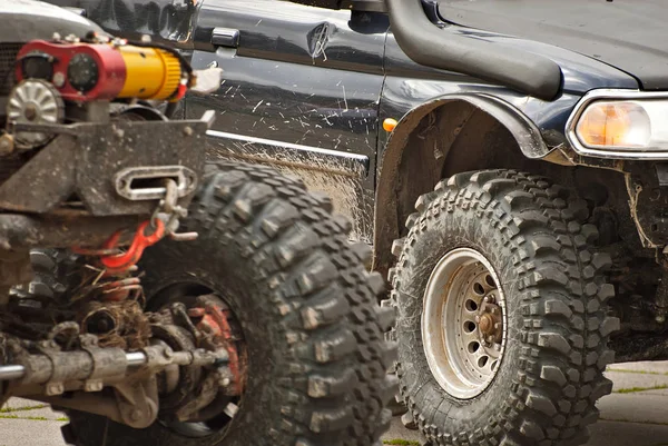 Dirty Parts Truck Close Elements Engine Suspension Winch Rope Suv — Stock Photo, Image