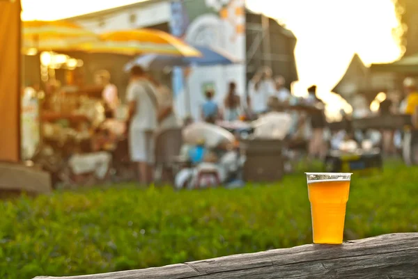 Beer Plastic Glass Close Alcoholic Beverage Festival Bakal Wooden Board — Stock Photo, Image