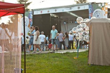 16 Ağustos 2019. Chernivtsi, Ukrayna. Gençlik, müzikal etno festivali 