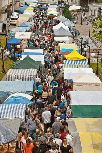 Tscherniwzi Ukraine Juli Festival Petrovsky Fair Viele Menschen Sind Zelt — Stockfoto