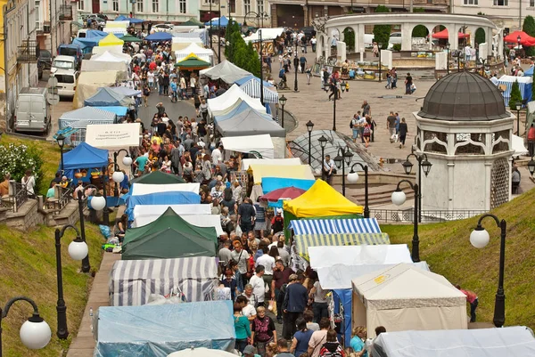 Tscherniwzi Ukraine Juli Festival Petrovsky Fair Viele Menschen Sind Zelt — Stockfoto