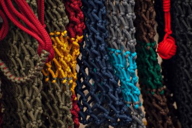 Parlak renkli Ayakkabı bağcıklarımı bir dükkanda görüntüsünü