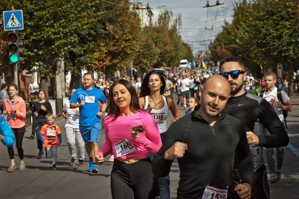 Chernivtsi Ukrayna Eylül 2019 Bukovina Mile Yardım Eğlence Koşusuna Katılan — Stok fotoğraf