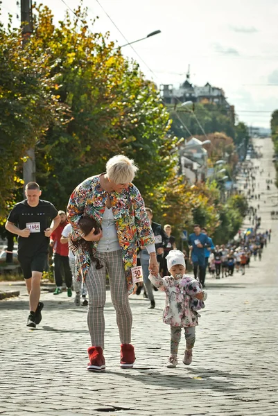 Chernivtsi Ukrayna Eylül 2019 Bukovina Mile Yardım Eğlence Koşusuna Katılan — Stok fotoğraf