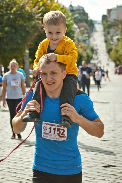 Chernivtsi Ukrayna Eylül 2019 Bukovina Mile Yardım Eğlence Koşusuna Katılan — Stok fotoğraf