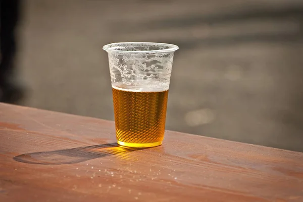 Beer Plastic Glass Close Alcoholic Beverage Festival Glass Old Wooden — Stock Photo, Image