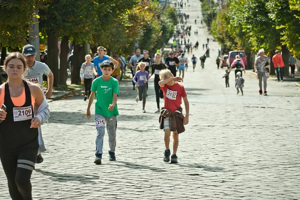 Chernivtsi Ukrayna Eylül 2019 Bukovina Mile Yardım Eğlence Koşusuna Katılan — Stok fotoğraf