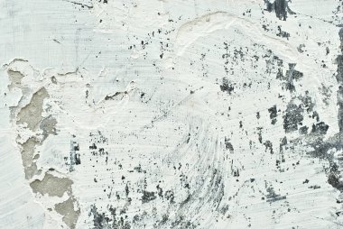 Çatlak, eski beton bir duvarın dokusu. Toprak ve çiziklerle dolu siyah beyaz bir duvar..