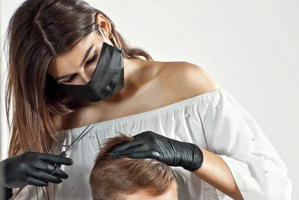 Girl Hairdresser Mask Gloves Cuts Scissors Client Woman Boyfriend Head — Stock Photo, Image