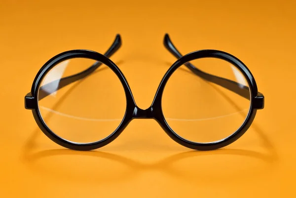Verschiedene Brillentypen Auf Gelbem Hintergrund Schließen Sich Gläser Mit Rundem — Stockfoto