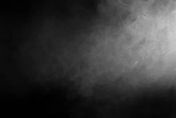 黑色背景上的白烟散发出的浓烟的质感用于设计的空白 拼贴的设计 — 图库照片