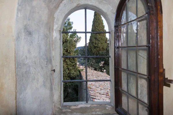 Het Uitzicht Vanuit Een Boog Raam Tuscany Landschap Italië — Stockfoto