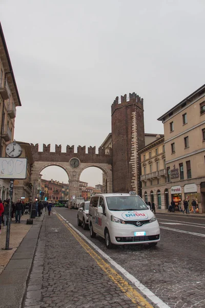 Itálie Verona Prosinec 2017 Pohled Portoni Della Podprsenku Středověké Brány — Stock fotografie