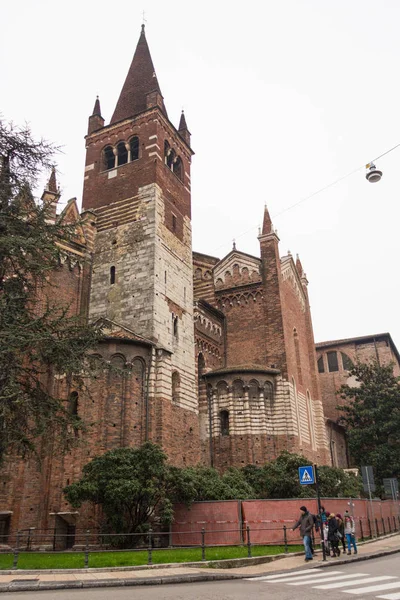 Italië Verona December 2017 Het Buitenaanzicht Van San Fermo Maggiore — Stockfoto