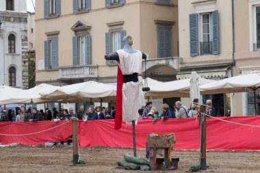 Geleneksel şövalye turnuva Caterina Cornaro kutlamaları, şehre, Brescia, Lombardiya, İtalya Ortaçağ Festivali geliyor.
