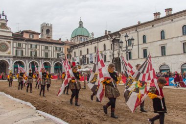 Geleneksel geçit töreninde Caterina Cornaro festivaller şehre, Brescia, Lombardiya, İtalya Ortaçağ Festivali geliyor.