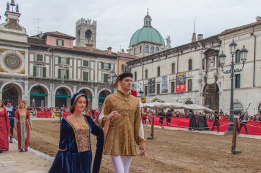 Geleneksel geçit töreninde Caterina Cornaro festivaller şehre, Brescia, Lombardiya, İtalya Ortaçağ Festivali geliyor.