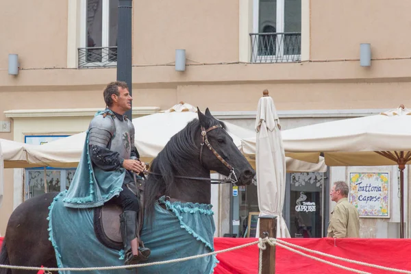 Geleneksel şövalye turnuva Caterina Cornaro kutlamaları, şehre, Brescia, Lombardiya, İtalya Ortaçağ Festivali geliyor.