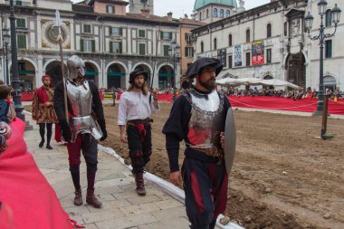 Geleneksel geçit töreninde Caterina Cornaro festivaller şehre, Brescia, Lombardiya, İtalya Ortaçağ Festivali geliyor.