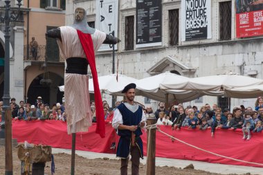 Geleneksel şövalye turnuva Caterina Cornaro kutlamaları, şehre, Brescia, Lombardiya, İtalya Ortaçağ Festivali geliyor.