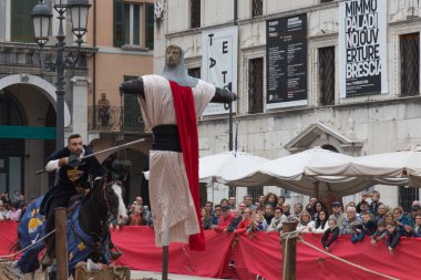 Geleneksel şövalye turnuva Caterina Cornaro kutlamaları, şehre, Brescia, Lombardiya, İtalya Ortaçağ Festivali geliyor.