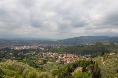 Montecatini Alto'dan panoramik manzara, Toskana, İtalya.