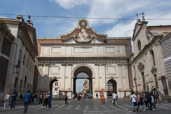 Fachada interior da Porta del Popolo, Roma, Itália . — Fotografia de Stock