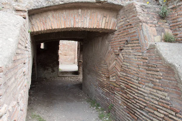 Ancient Roman Ruins, Ostia Antica, Province of Rome, Lazio, Itália . — Fotografia de Stock