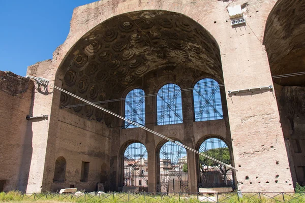 A visão detalhada da Basílica de Magêncio e Constantino, Fórum Romano, Roma, Lácio, Itália . — Fotografia de Stock