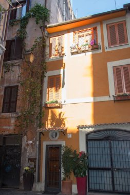 Trastevere bölgesinde tipik sokak, Roma, Lazio, İtalya.