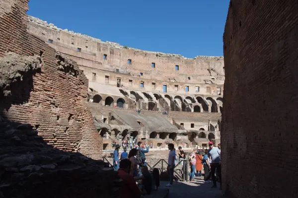 Vista detalhada do Coliseu interior, Roma, Lácio, Itália . — Fotografia de Stock